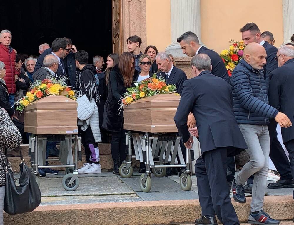 Cuasso al Monte - I funerali di Pinuccia Anselmino e Pierluigi Lacchi