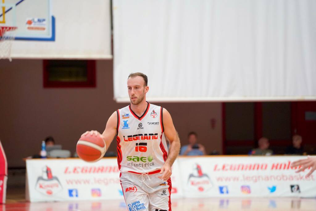 Legnano Basket sfida in casa Piombino. Foto di Daniele Zaffaroni