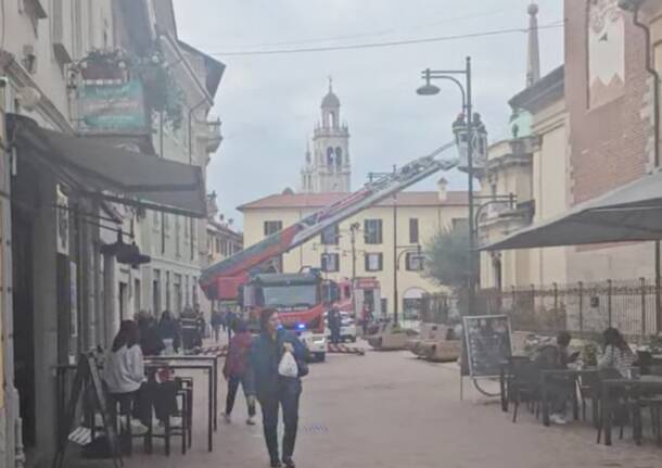 vigili del fuoco piazza san giovanni busto arsizio