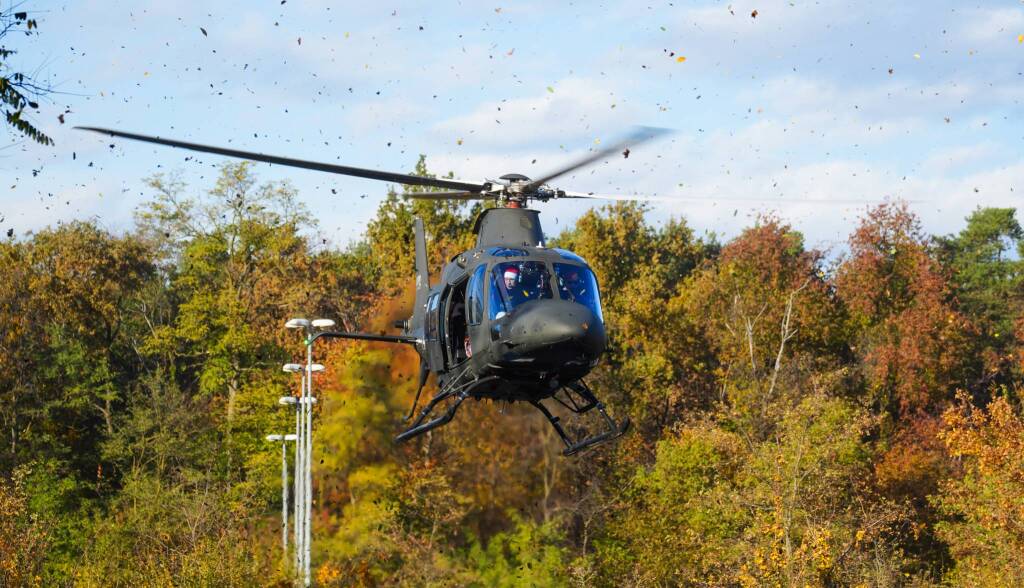 Al museo Agusta la Befana arriva su un elicottero Aw109