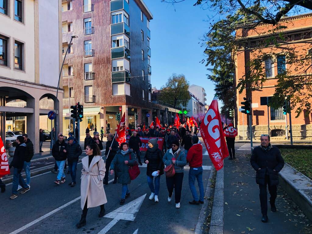 Corteo Cgil in centro a Legnano 