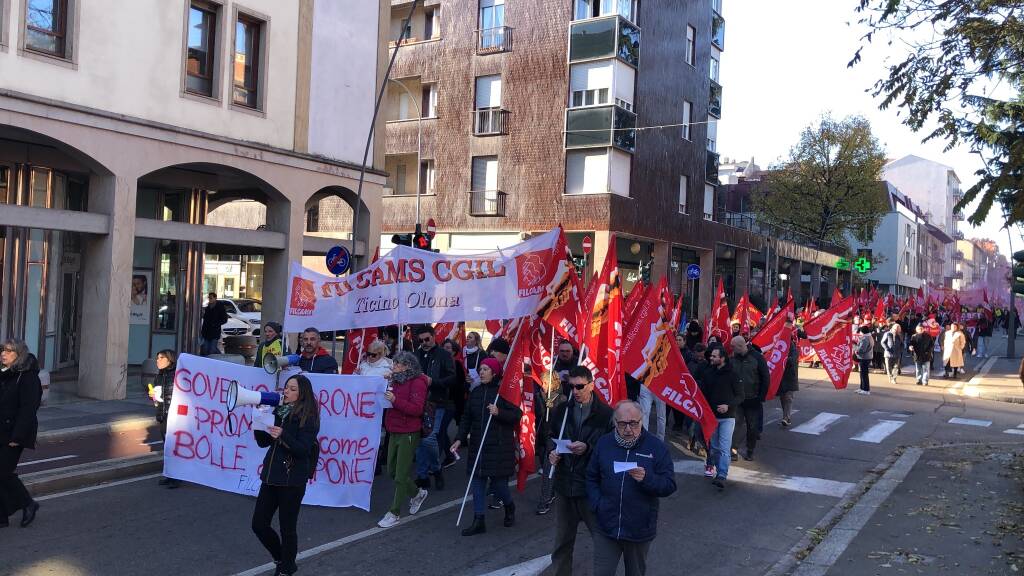 Corteo Cgil in centro a Legnano 