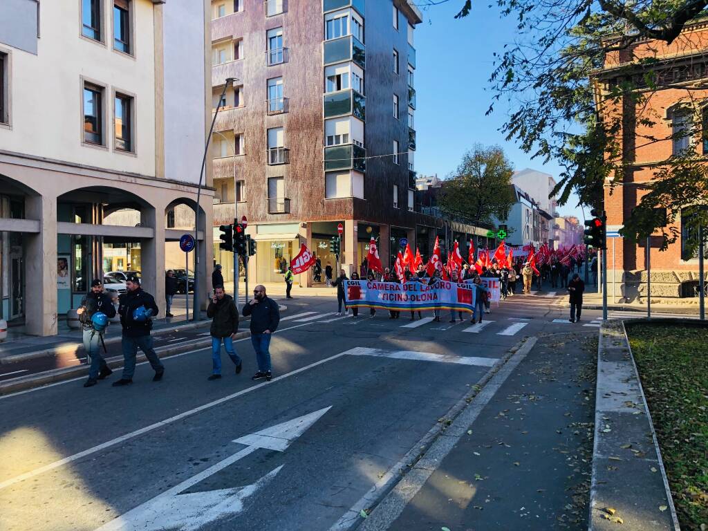 Corteo Cgil in centro a Legnano 