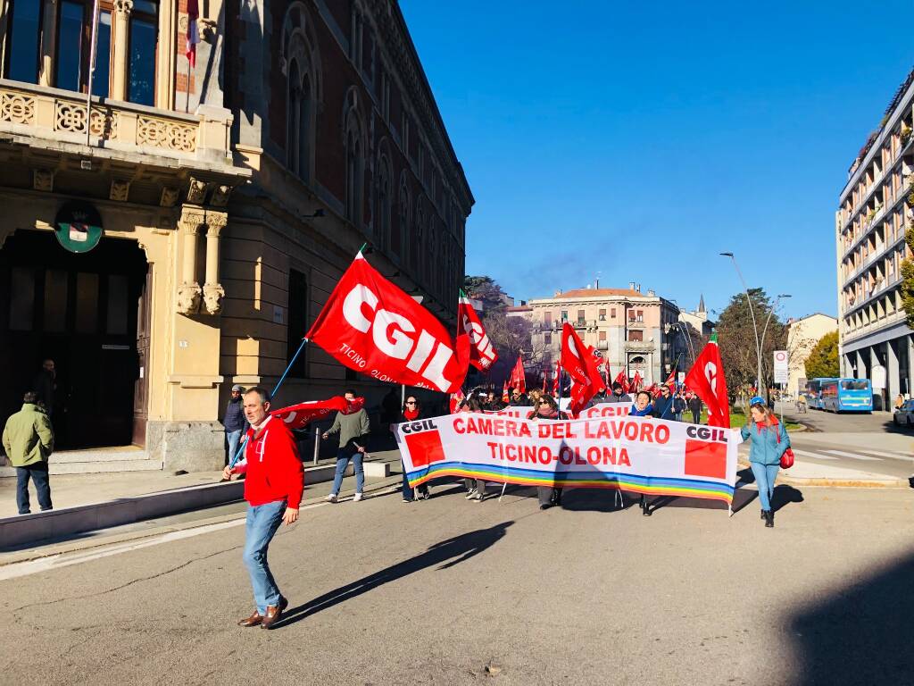 Corteo Cgil in centro a Legnano 