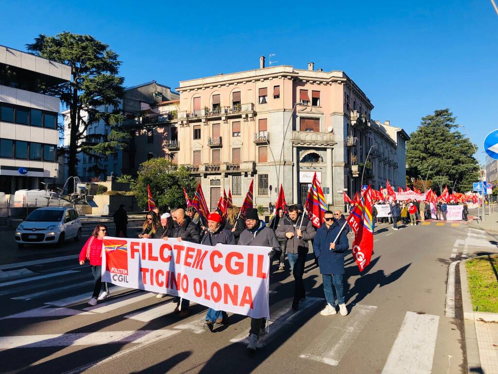 Corteo Cgil in centro a Legnano 