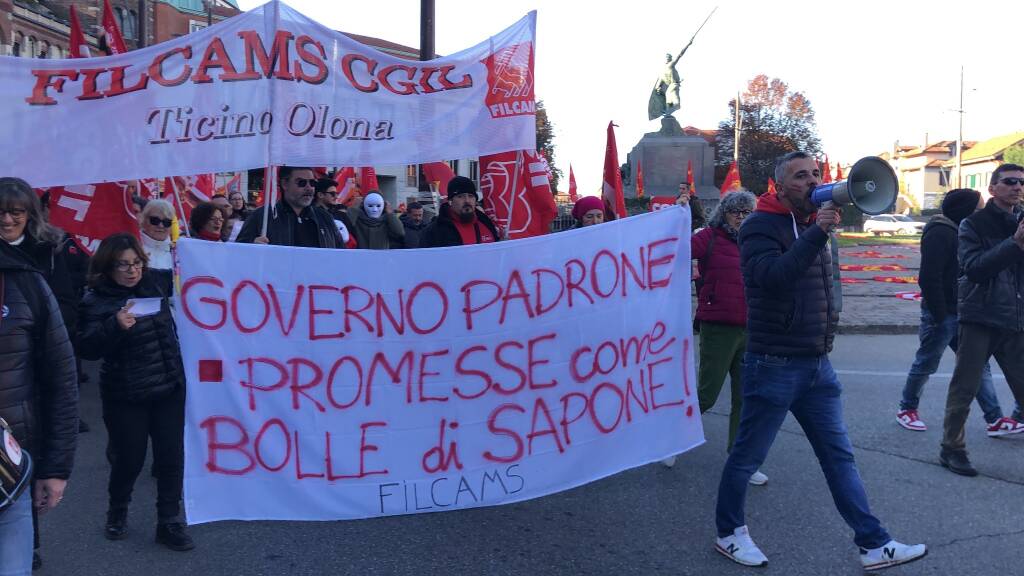 Corteo Cgil in centro a Legnano 