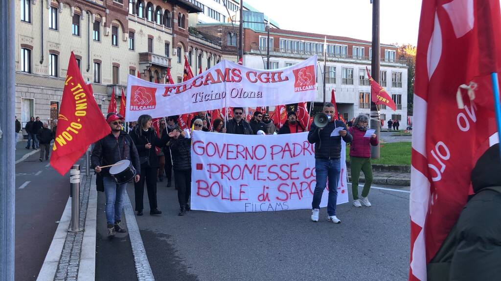 Corteo Cgil in centro a Legnano 