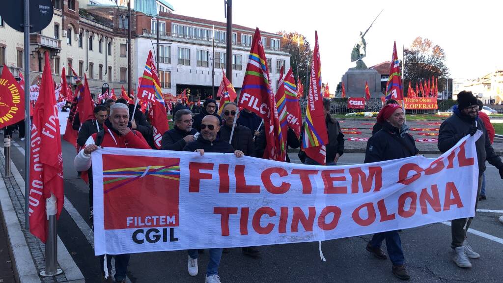 Corteo Cgil in centro a Legnano 