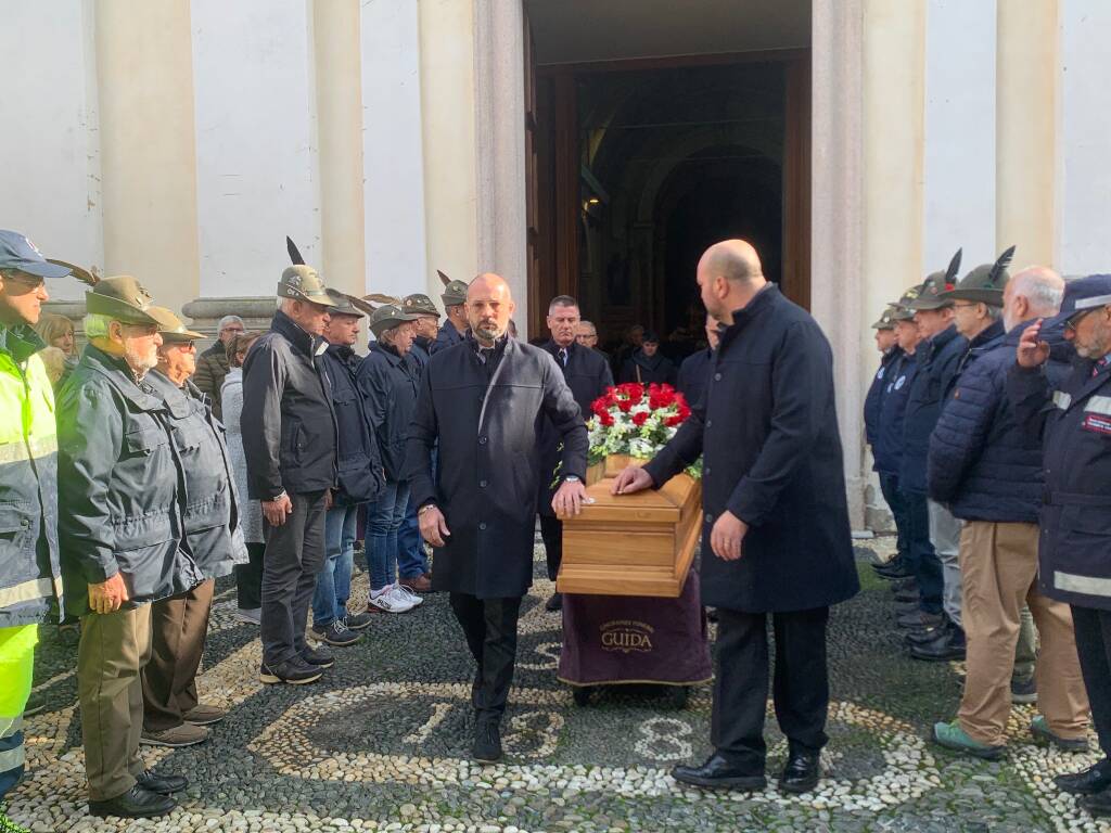 I funerali di Mauro Cerutti, ex sindaco di Ferno 