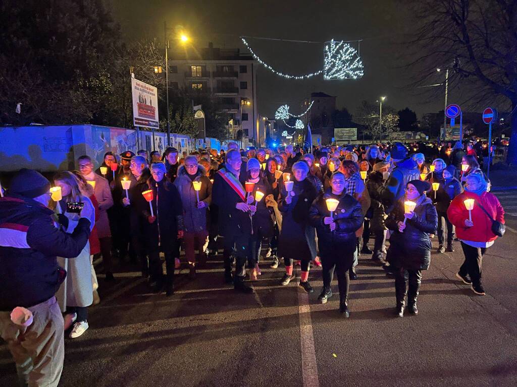 marcia contro la violenza sulle donne busto arsizio