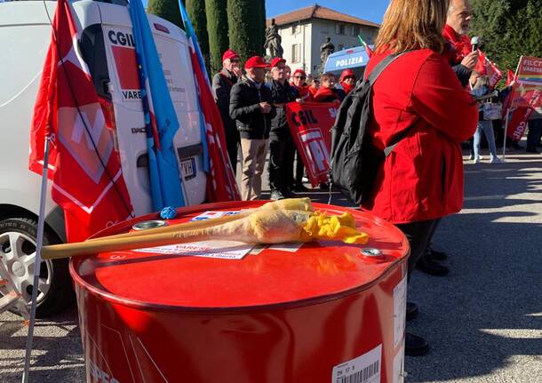 Sciopero generale di Cgil e UIL, il corteo in centro a Varese