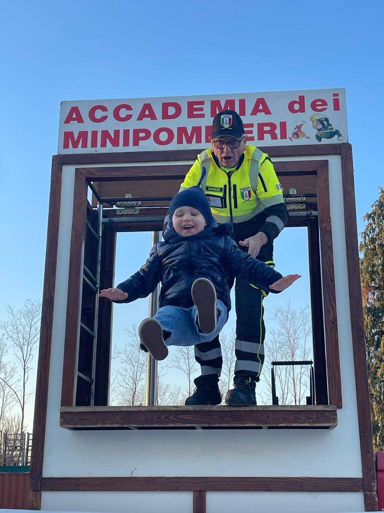 Festa dell'incontro al distaccamento dei vigili del fuoco di busto