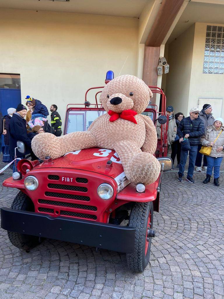 Festa dell'incontro al distaccamento dei vigili del fuoco di busto