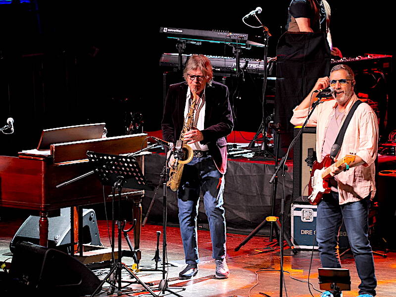 I Dire Straits Legacy incantano il Teatro di Varese