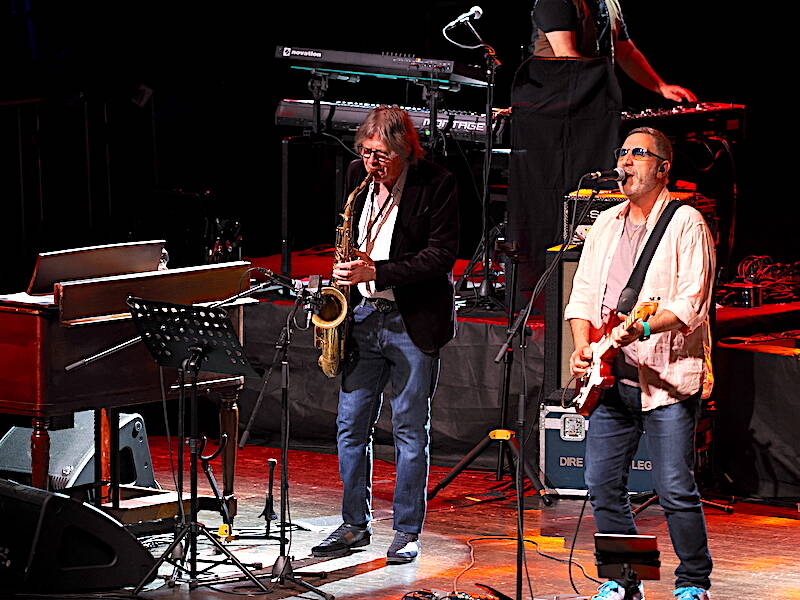 I Dire Straits Legacy incantano il Teatro di Varese