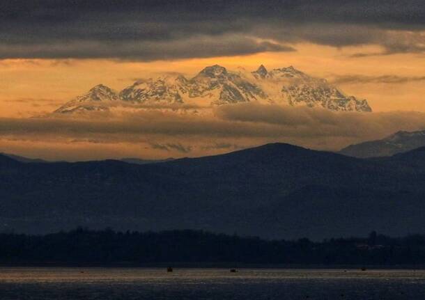 Monteb Rosa dalla Schiranna - foto di roberto sciotta