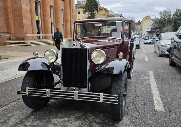 Auto e Moto storiche per una befana solidale a Varese