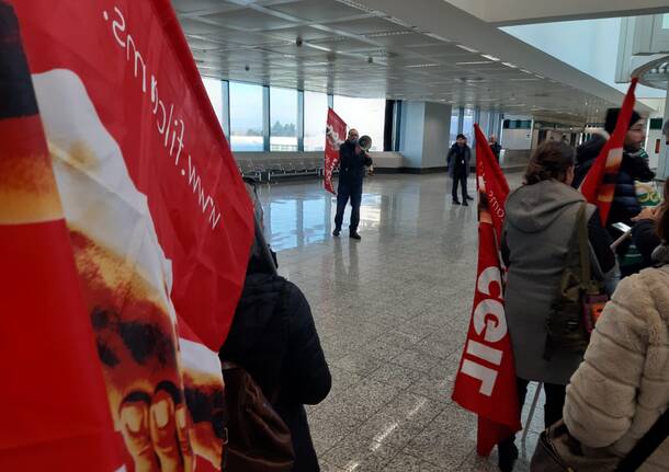 A Malpensa il corteo dei dipendenti dei bar e ristoranti