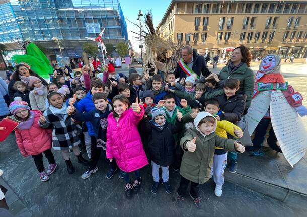 Le Gioeubie in piazza a Busto Arsizio