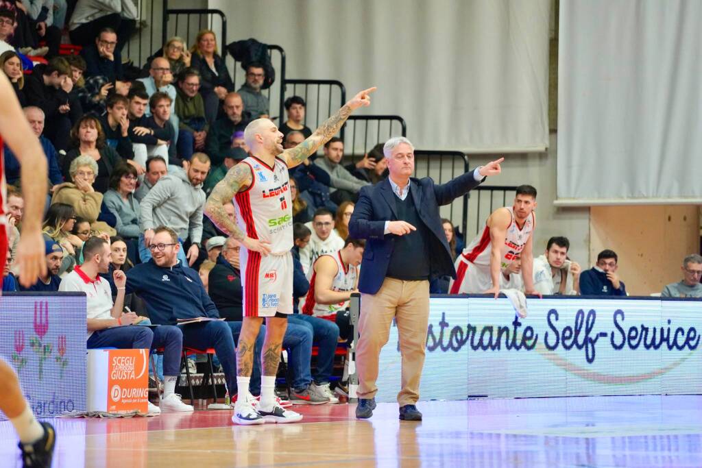 Legnano Basket sfida Cassino. Foto by Daniele Zaffaroni