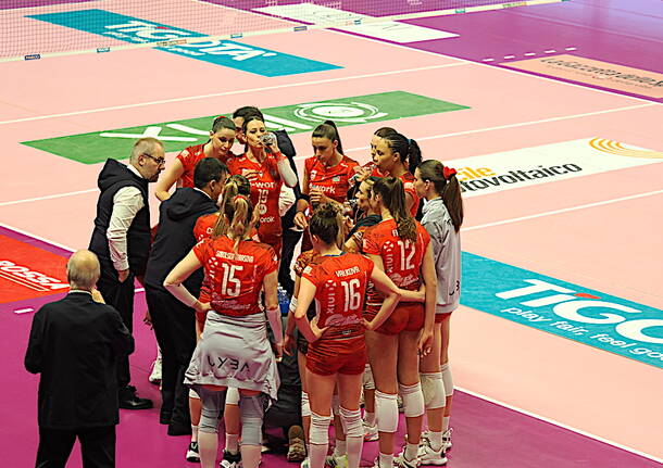 Uyba Busto A. Il Bisonte Firenze 3-1