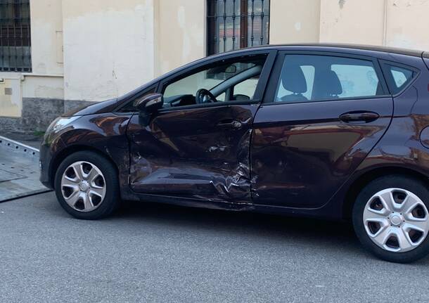 Incidente vicino alle scuole a Gallarate