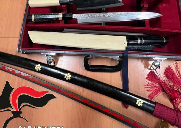 Fermato Vicino A Casa Dellex Con Sei Coltelli E Una Katana Nei Guai Ventenne Del Varesotto 7954