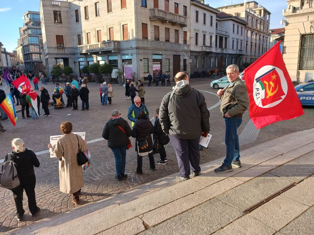 Manifestazione cessate il fuoco Gallarate