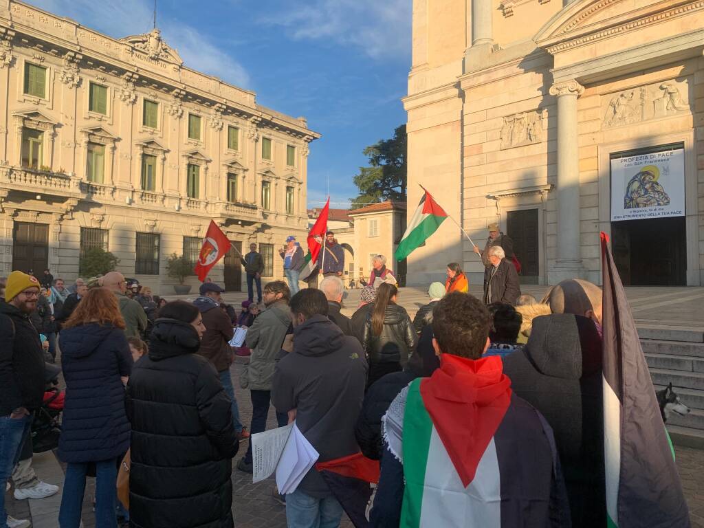 Manifestazione cessate il fuoco Gallarate