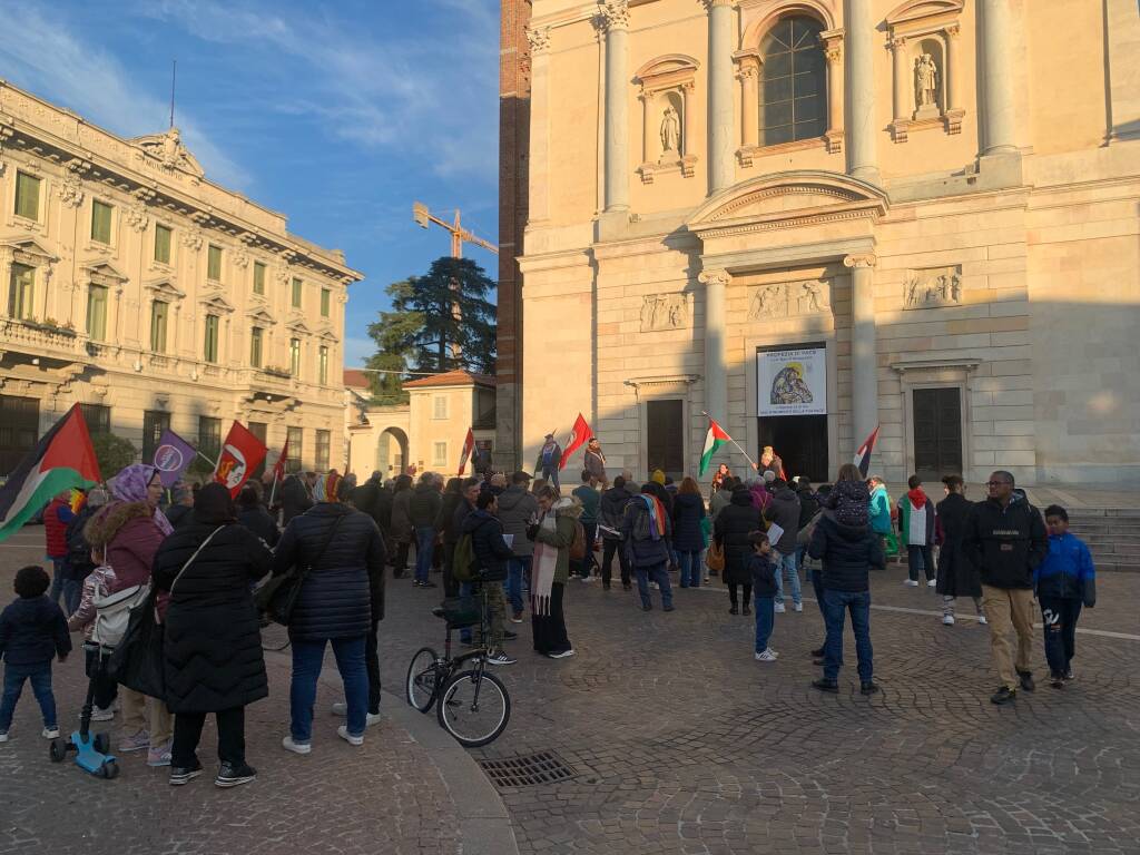 Manifestazione cessate il fuoco Gallarate