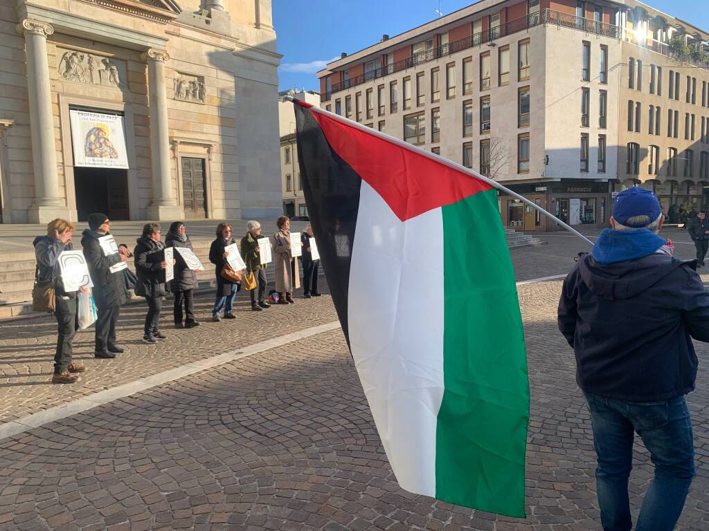 Manifestazione cessate il fuoco Gallarate