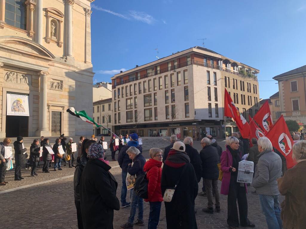 Manifestazione cessate il fuoco Gallarate