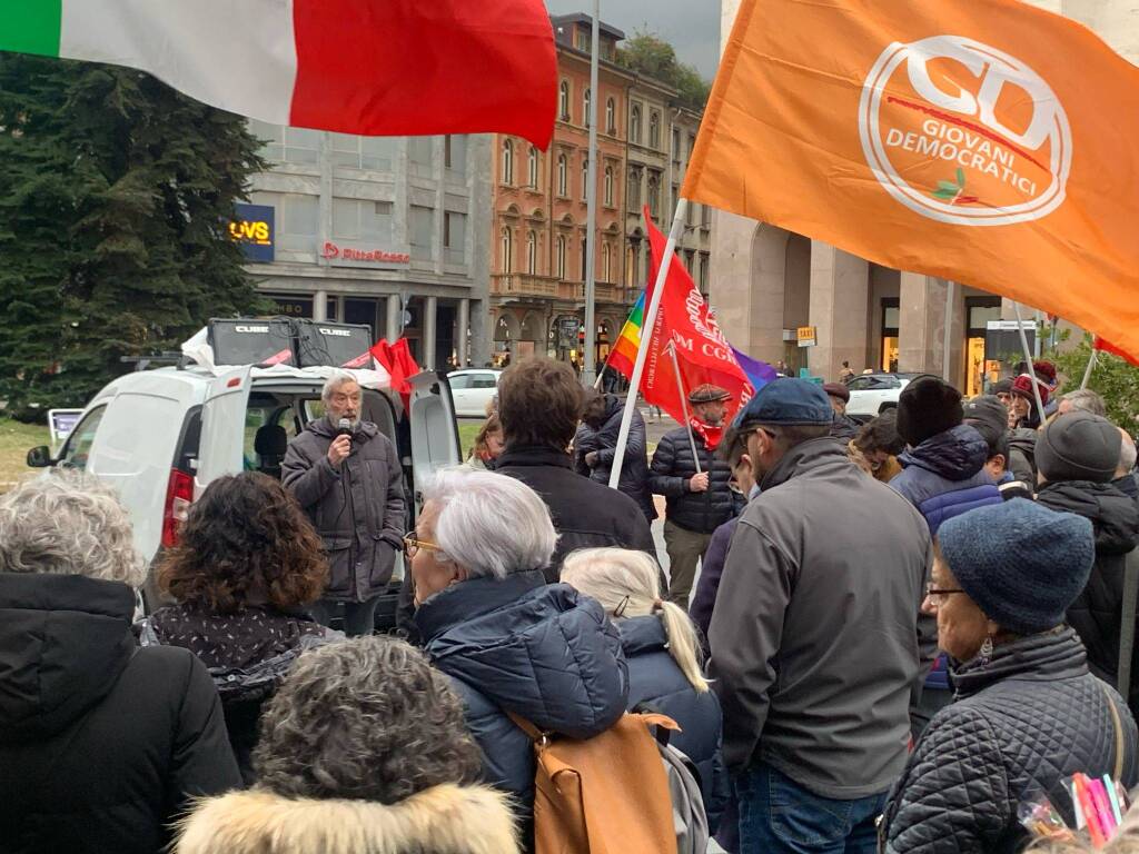 Manifestazione per la pace a Varese