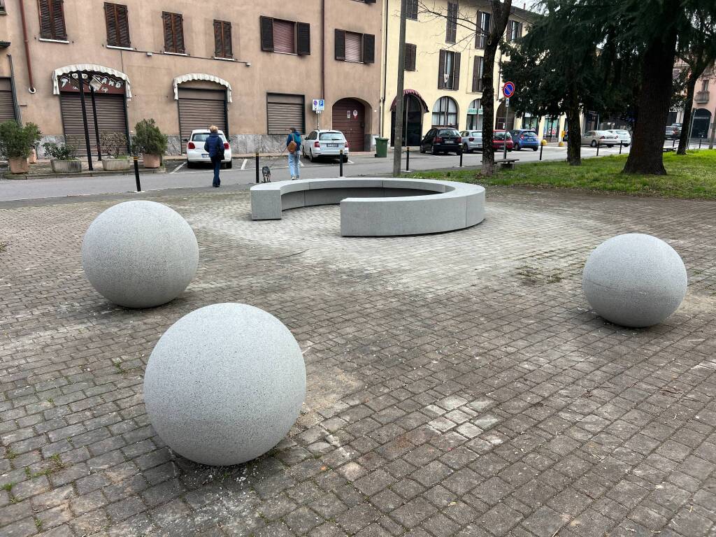 piazza lineare castellanza biblioteca