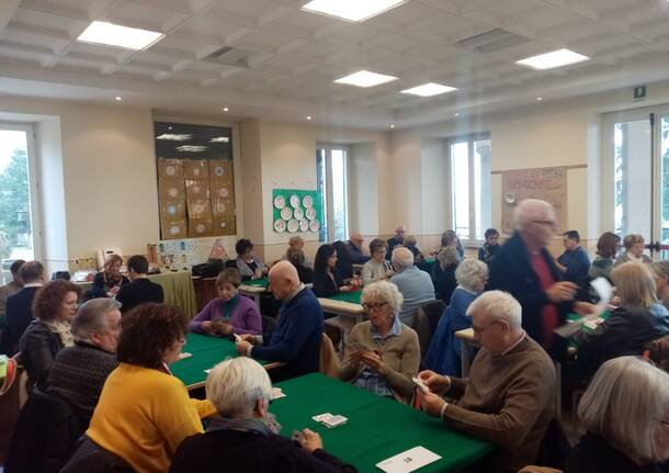 Torneo di burraco, un successo la prima edizione con l'associazione Anni Verdi di Casciago