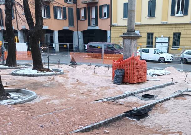 Vedano Olona - lavori in piazza San Maurizio