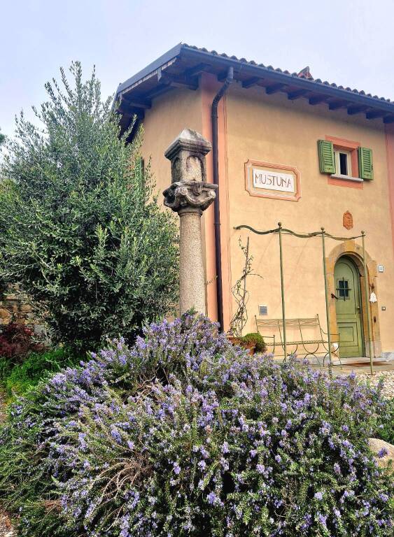 Il borgo di Mustonate