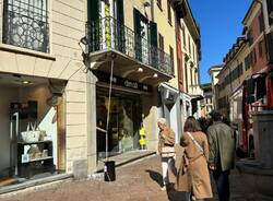 Incidente a Corso Matteotti: camion della Sangalli urta un balcone 