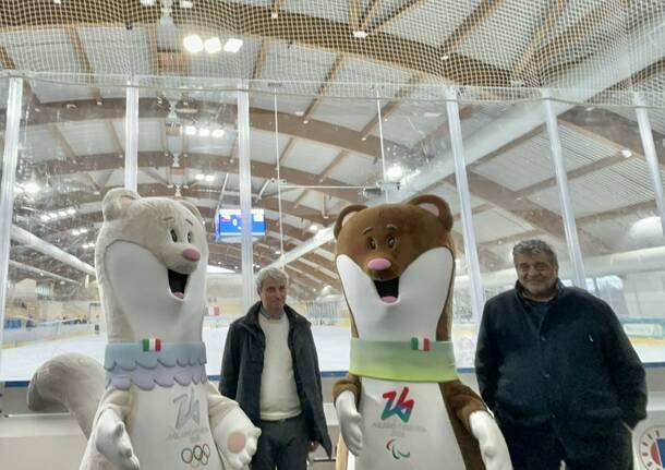 Le mascottes di Milano Cortina al Palaghiaccio