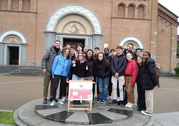 Tanti doni per la Pasqua solidale di Busto Arsizio