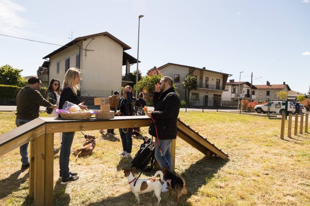  area cani Cardano al Campo 