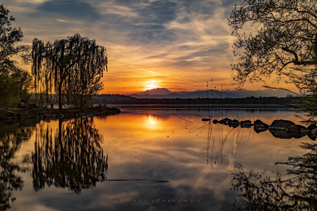 Tramonto sul lago