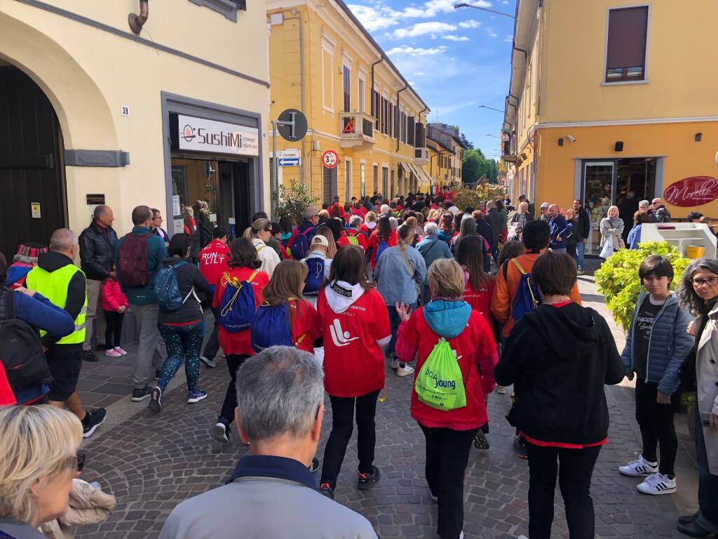 La camminata della Lilt Legnano passa per il centro 