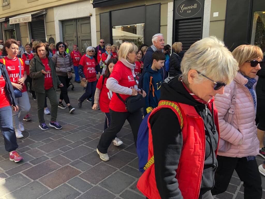 La camminata della Lilt Legnano passa per il centro 