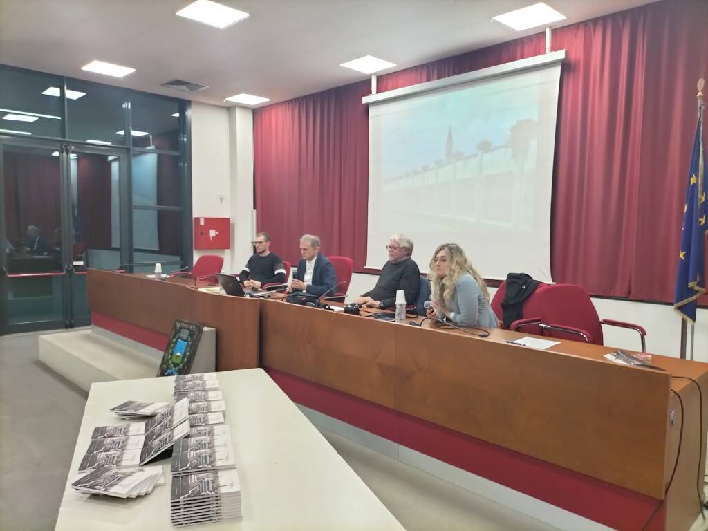 Presentazione del libro  “Il cotonificio - storia di una fabbrica nel passato industriale di Villa Cortese”