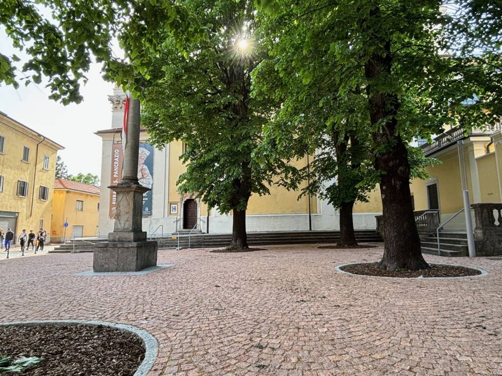 Vedano Olona - La nuova piazza San Maurizio