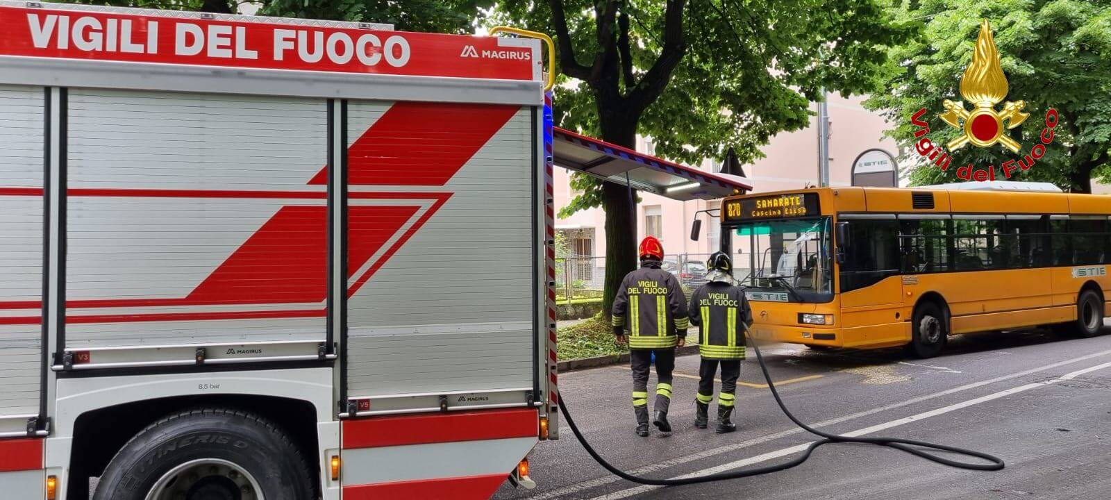 Camion perde carico di acido cloridrico a Busto Arsizio