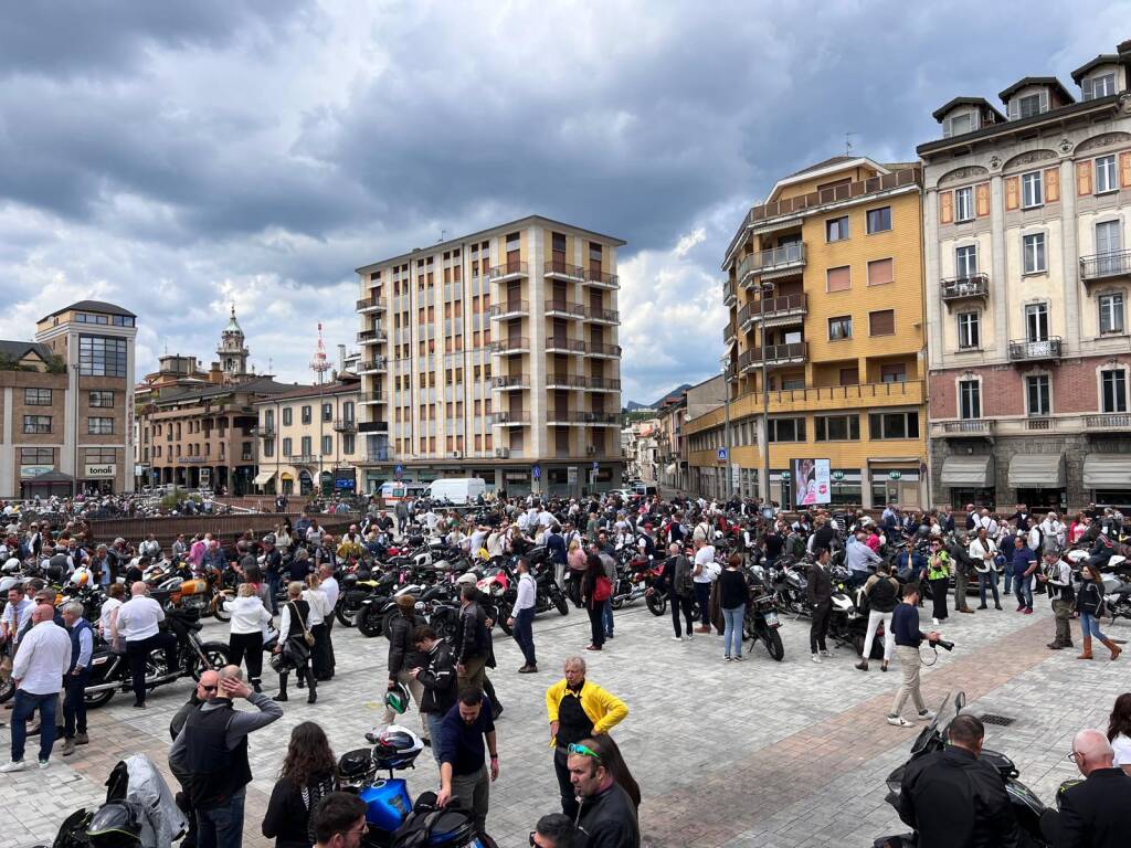 Corteo da "record" per le vie della provincia di Varese con il Distinguished Gentleman’s Ride