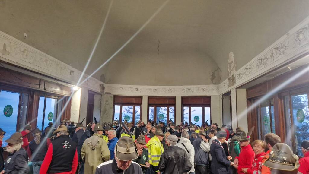 Festa alle Tre Croci in cima al Campo dei Fiori per il 50esimo anniversario del restauro