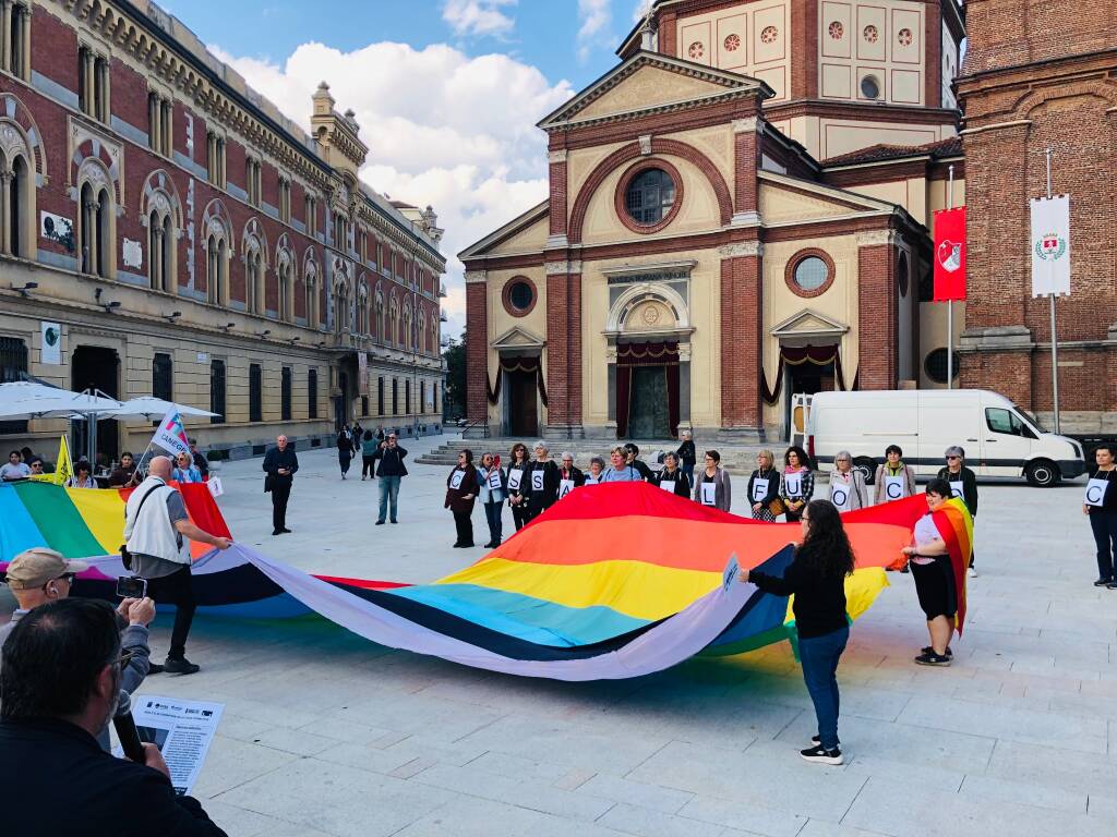 Il presidio per la Pace in piazza San Magno a Legnano